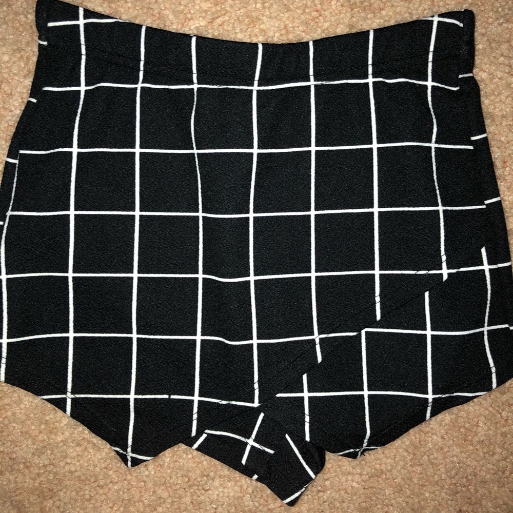 black and white envelope skirt